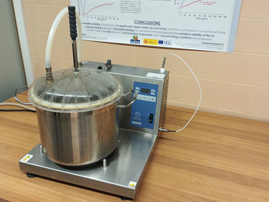 Dispositivo para ionizar el aceite (Andrea Martínez Yusta)